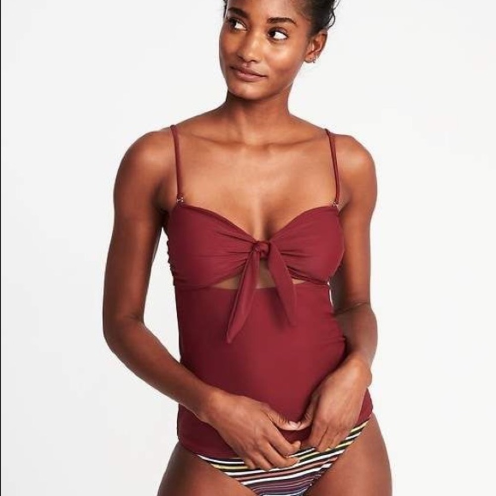 🎉HOST PICK🎉‼️NWOT‼️Old navy tankini top